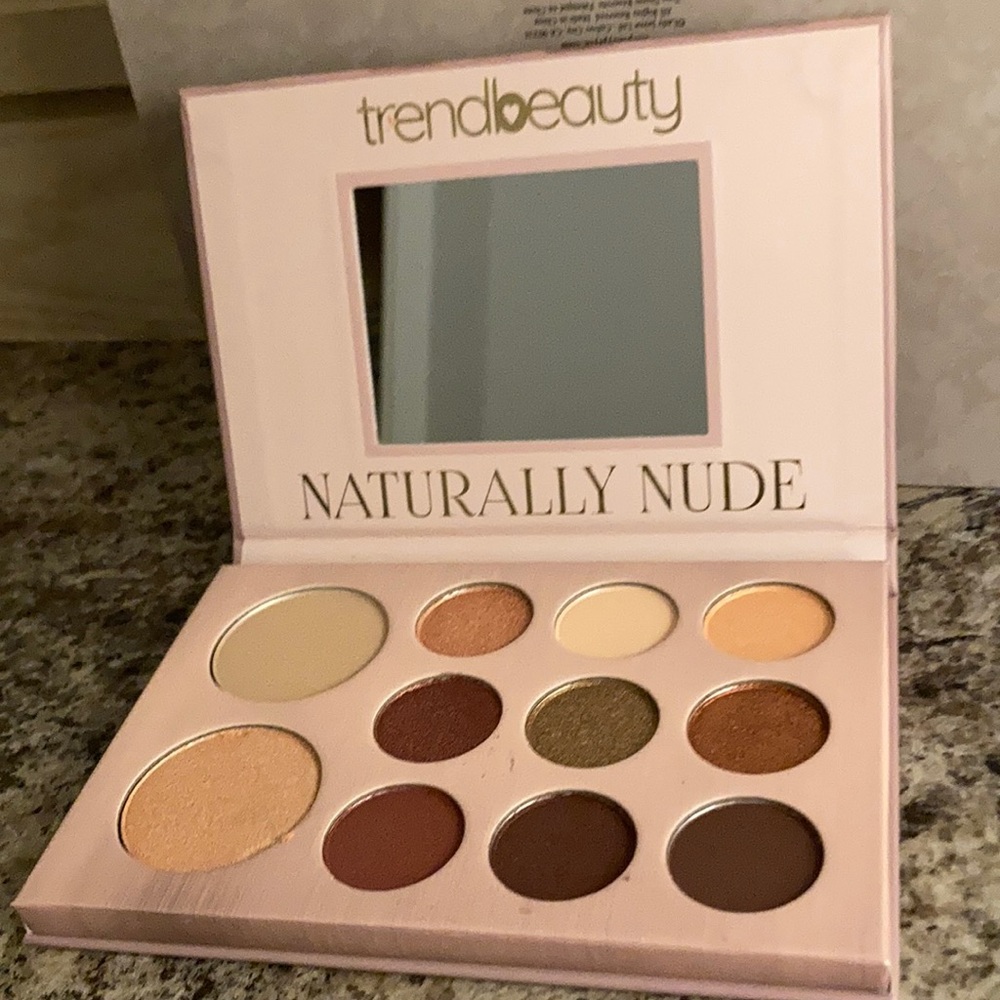 Aye shadow palette